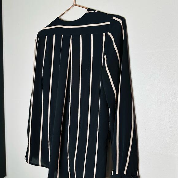 SLATE & WILLOW Black White Pinstripe Long Sleeves Flowy High Low Blouse Size M - Picture 8 of 9